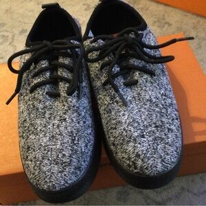 Womens Rocket Dog Sneakers NIB Size 7M